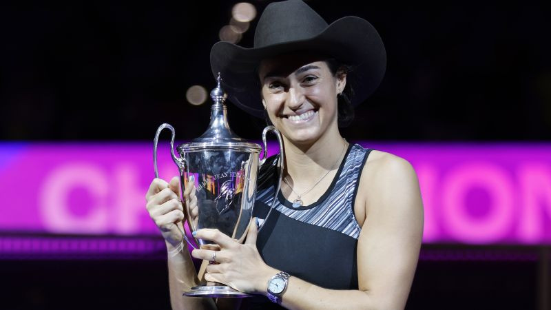 Garsija pirmajā setā ieservē desmit eisus un triumfē "WTA Finals"