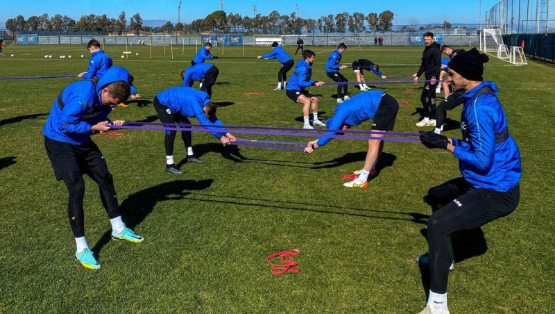 Treniņnometnes laikā Turcijas viesnīcā sakaujas Ukrainas un Krievijas futbola klubi