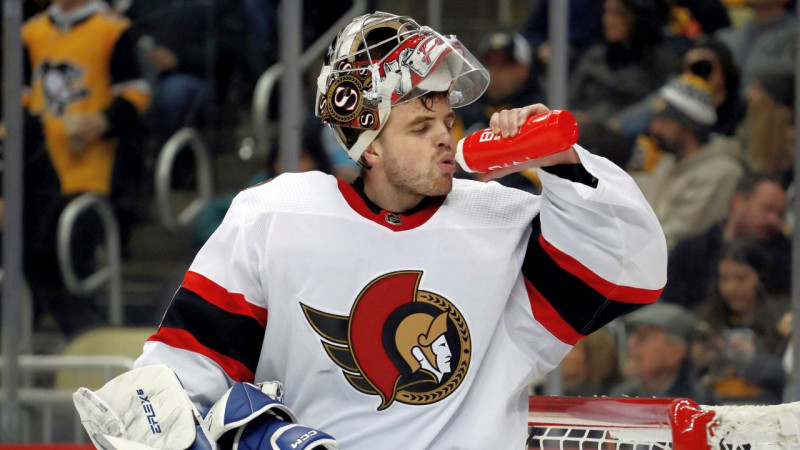 Kanādiešu vārtsargs Fērgusons savā otrajā NHL spēlē atvaira 48 metienus