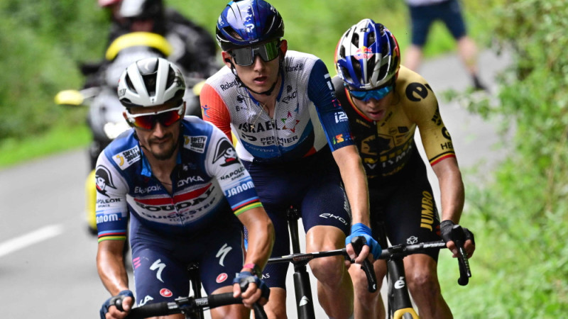 Neilands vēlreiz brauc atrāvienā, "Tour de France" līdera godu pārņem Vingegords