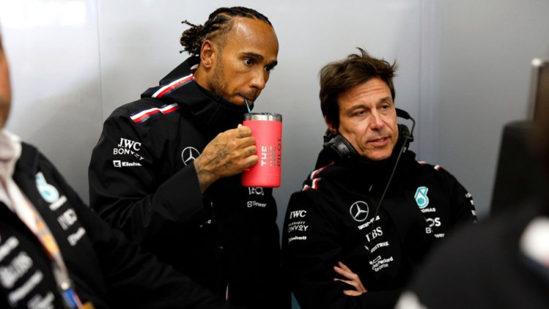 Hamiltons bijis spiests taisnoties Volfam par "Ferrari" baumām