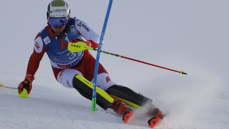 Ar austriešu dominanci slalomā un vides aktīvistu protestiem sācies PK kalnu slēpošanā vīriešiem