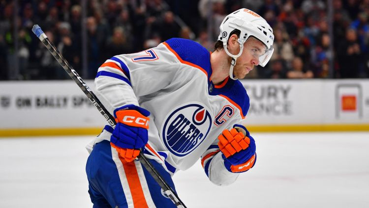 NHL nedēļas trīs zvaigznes – trīs rezultatīvi uzbrucēji