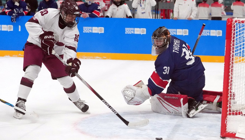 Latvijas U-16 hokeja izlase izcīna pirmo vietu pārbaudes turnīrā Šveicē