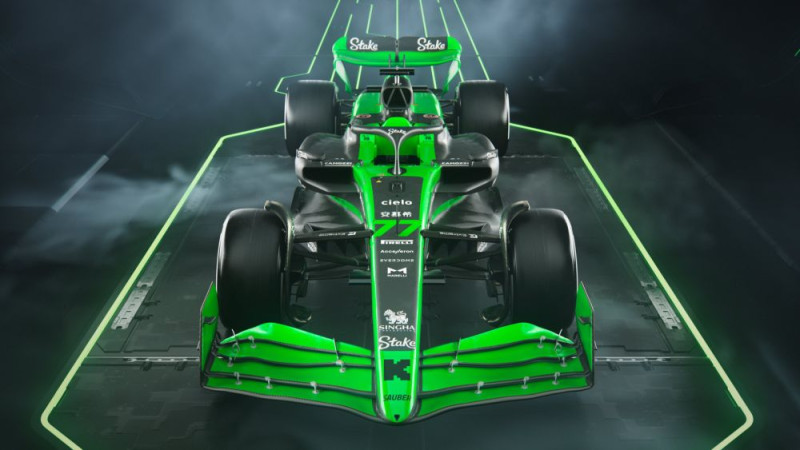 Jauno sacīkšu auto ar unikālu krāsojumu prezentē "Stake F1 Team"