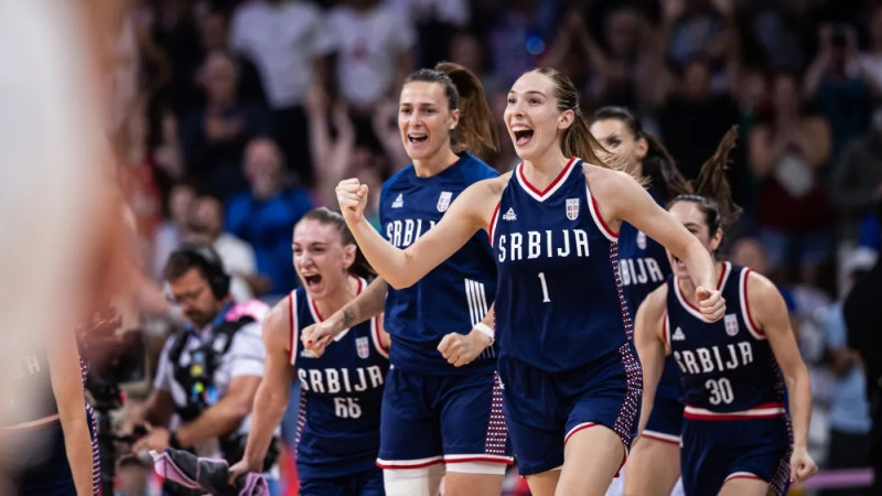 Serbijas basketbolistes negaidīti pārliecinoši uzvar apjukušo Ķīnu