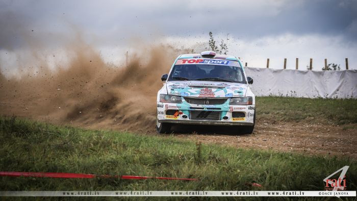 Igaunijas rallija čempionātā tituli un godalgas arī latviešu sportistiem