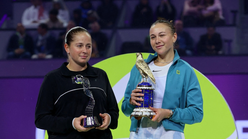 Ostapenko piekāpjas lietus ietekmētā Dohas "WTA 1000" finālā