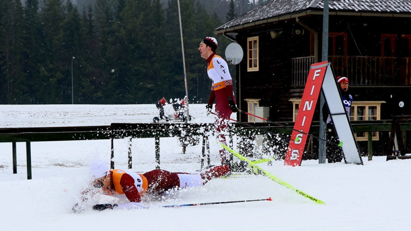 Latvijas čempionātā slēpošanā komandu sprintā spraigās cīņās uzvaras talsiniekiem un krāslavietēm