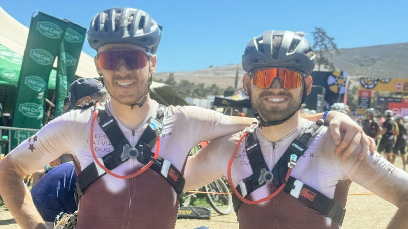 Žunna un Krūmiņš "Cape Epic" trešajā posmā Open klasē finišē 42. vietā