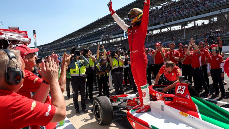 "Indy 500" kvalifikācijā negaidīti uzvar debitantu komanda "Prema Racing"