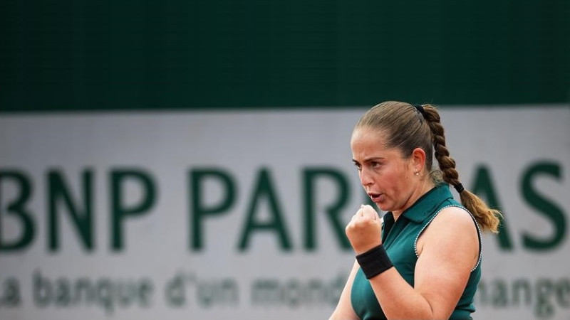 Ostapenko trīs setu cīņā sasniedz trešo kārtu Parīzē