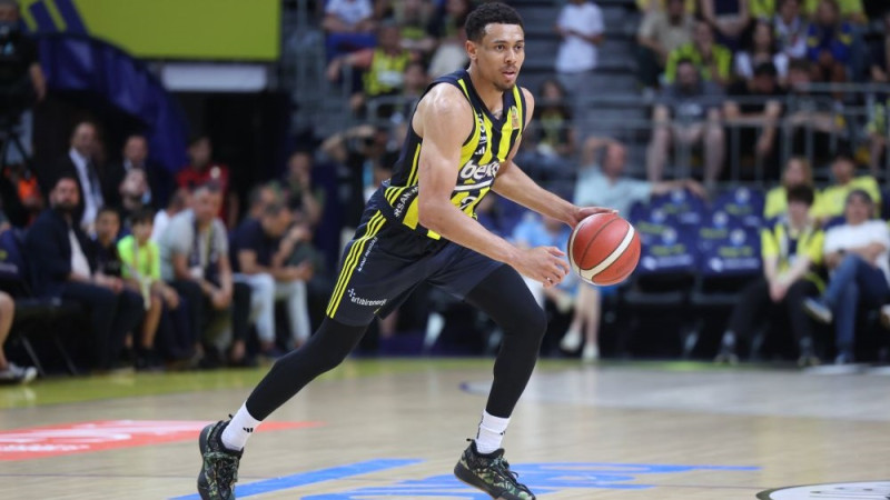 Žagars ārpus pieteikuma, Bērča sezonas spēle ļauj ''Fenerbahce'' Turcijas finālu sākt ar drošu uzvaru