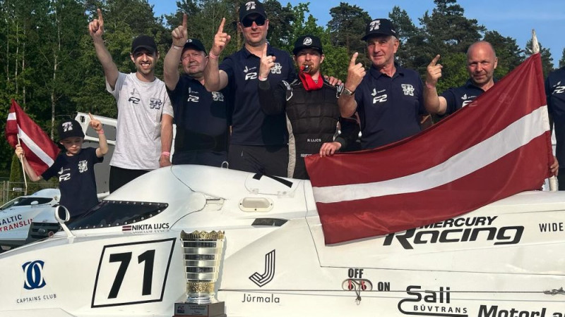 Video: Ātrumlaivu pilots Lijcs pēc zelta Eiropas F2 čempionātā mērķē uz pasaules čempiontitulu