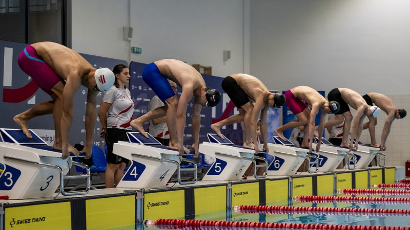 Latvijas čempionātā peldēšanā Valmierā rekordliels dalībnieku skaits