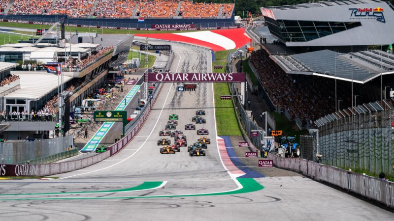 F1 sezona turpinās "Red Bull" komandas mājās Austrijā