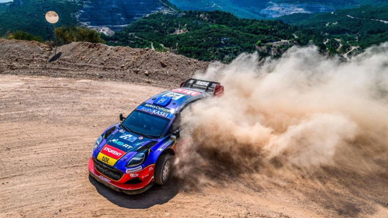 Sesks/Francis finišē Grieķijas WRC posmā, uzvaru izcīna Tanaks