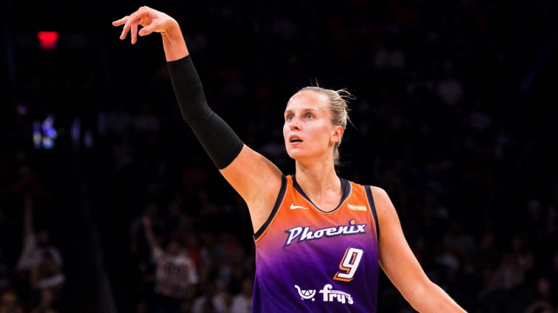 Laksai nekrīt tālmetieni, "Mercury" pārkārtojas un noslāna WNBA līderi