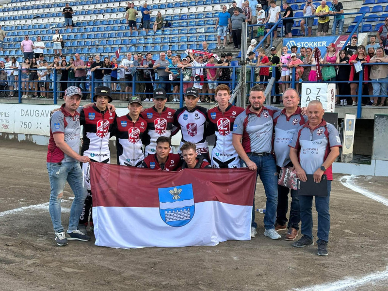 "Lokomotīve" iebrauc pusfinālā