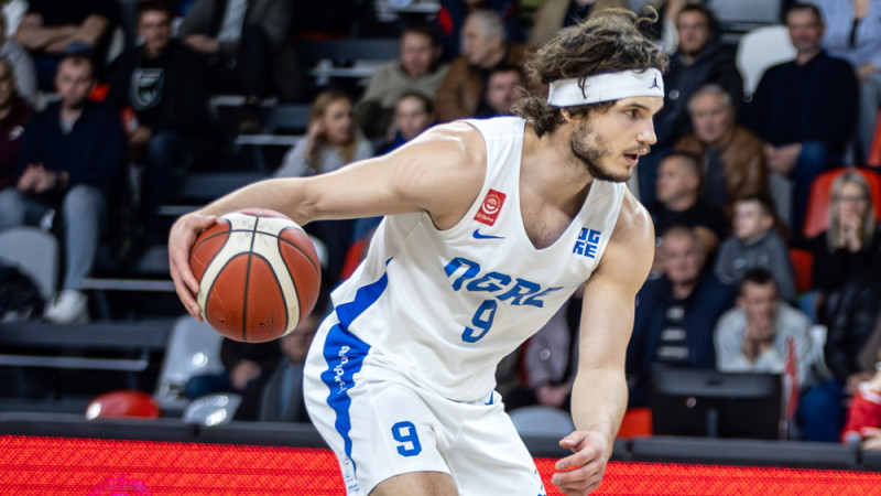 Kampuss: "Skaļā atmosfēra nostrādāja, nedzirdējām, ka bļaujam par pulksteni"