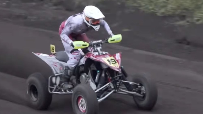 Video: Neija ar pašbūvētu sporta kvadriciklu gūst panākumus Eiropā