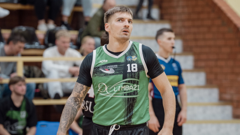 Elksnis maina pierakstu Nacionālajā līgā un apvieno spēkus ar Kaufmani