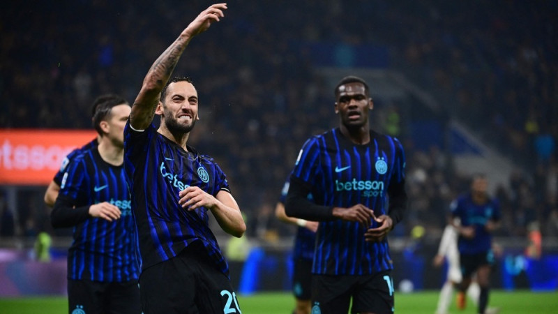 Čalhanoglu vārti un realizēta pendele palīdz "Inter" sagraut "Fiorentina"
