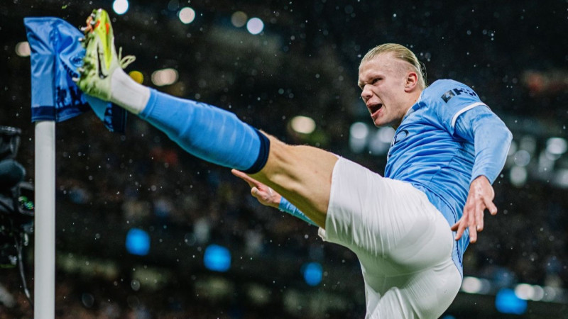 Mančestras "City" saplosa Premjerlīgas čempionus un atgriežas vicelīderu godā