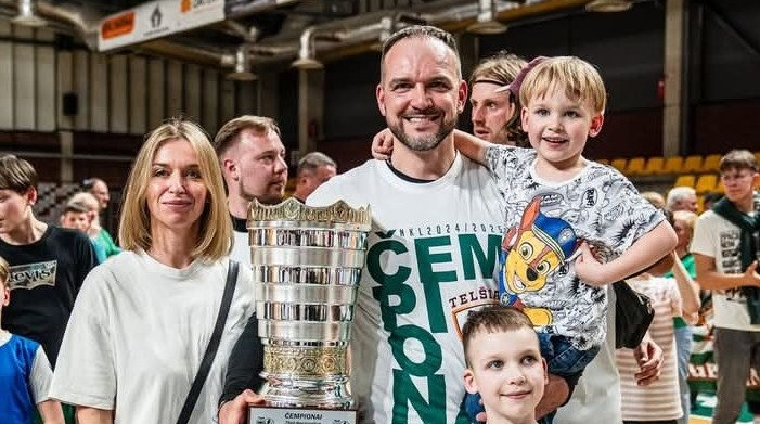 Latvijas juniori ceturto reizi spēlēs neoficiālajā pasaules čempionātā