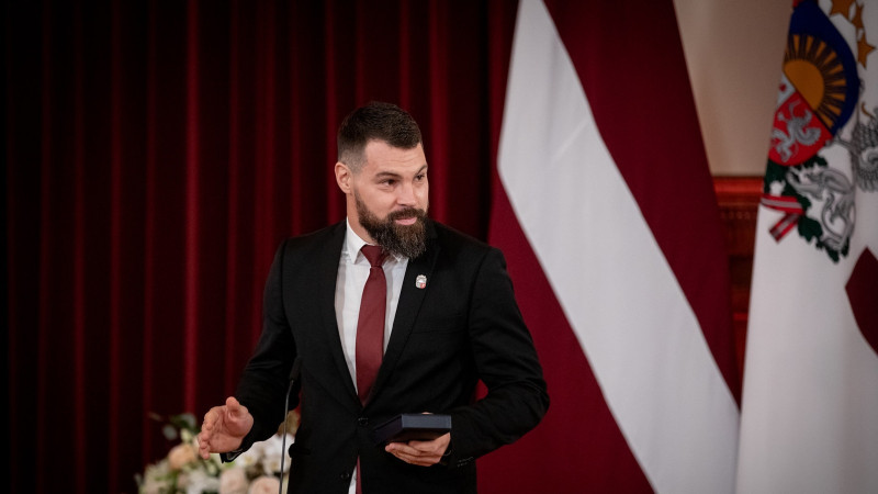 Video: Ordeņa saņemšana Daugaviņu saviļņo vairāk nekā PČ bronzas medaļa