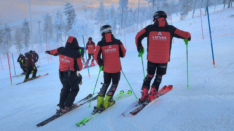 SKI.LV kausā un FIS slalomā Somijā kupla valstu pārstāvniecība un skandināvu uzvaras, Zelča otrā