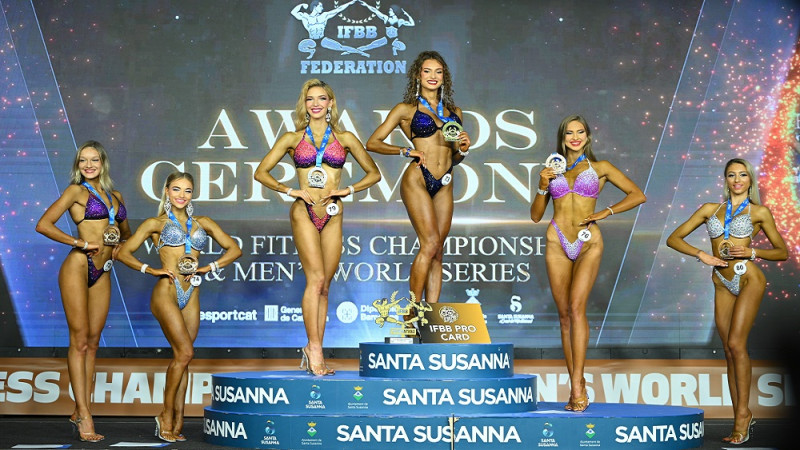 Latvijas talantīgā un uzlecošā fitnesa zvaigzne Belova izcīna divas bronzas IFBB pasaules čempionātā