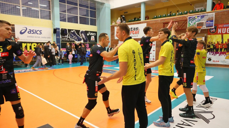 "Robežsardze" negaidīti apspēlē Vensberga trenētos Šauļu volejbolistus