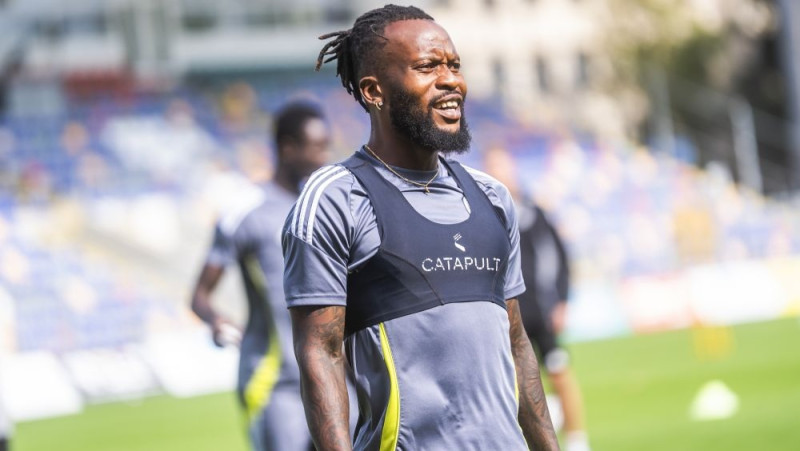 Čempione "Riga" šķiras no aizsarga Ngondā