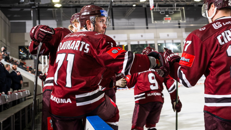 Roberts Bukarts darbu atrod Austrijā