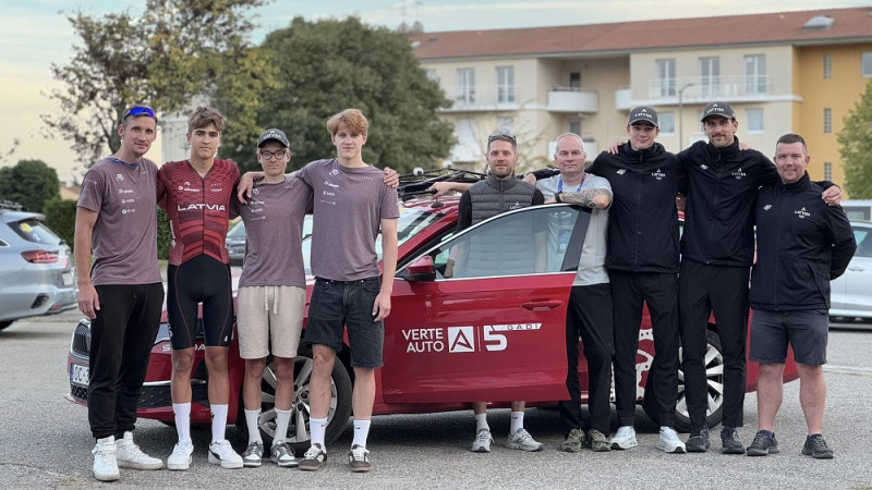 Smukulis turpinās vadīt juniorus, Belohvoščiks koordinēs visa vecuma meiteņu izlases