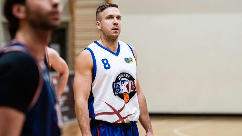 Zēbergs saber 27 punktus, aļņiem 12. uzvara