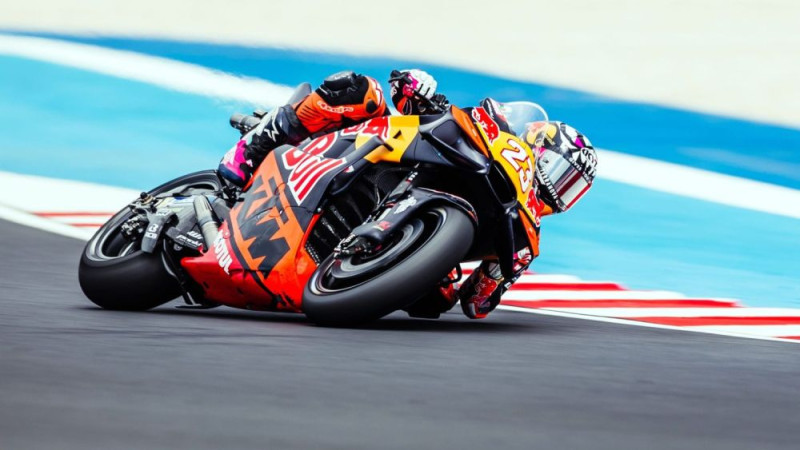 Gaslī iegādājas "MotoGP" komandu, Verstapens sāk sarunas