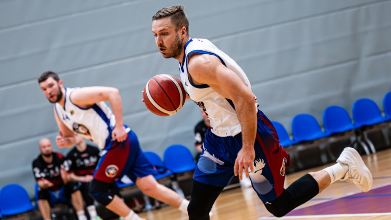 Zēbergs svilina tīkliņus Ventspilī, kandavnieki pārspēj sava bijušā trenera komandu