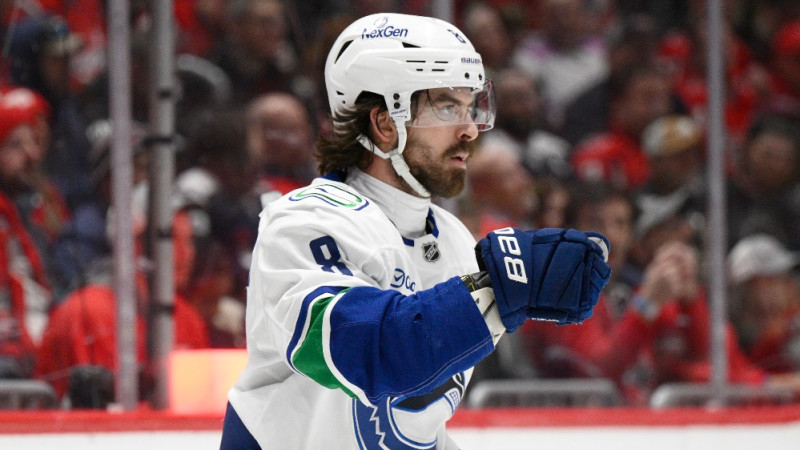 Gārlends atstāj Bļugeru un dodas pie Merzļikina, "Capitals" pēc 17 sezonām aizmaina Karlsonu