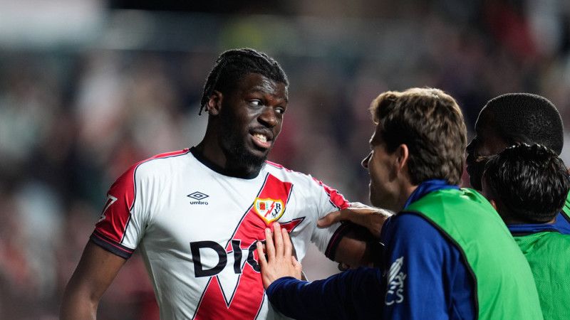 "Rayo" gūst panākumu mājas laukumā un attālinās no izkrišanas zonas