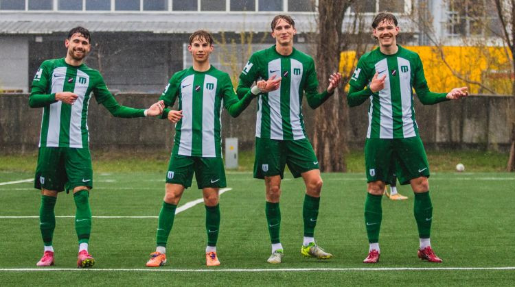 "Metta" pirms "Valmieras" grauj ar 8:0, "Mārupes" vārtsargs pie 0:0 atsit divas pendeles