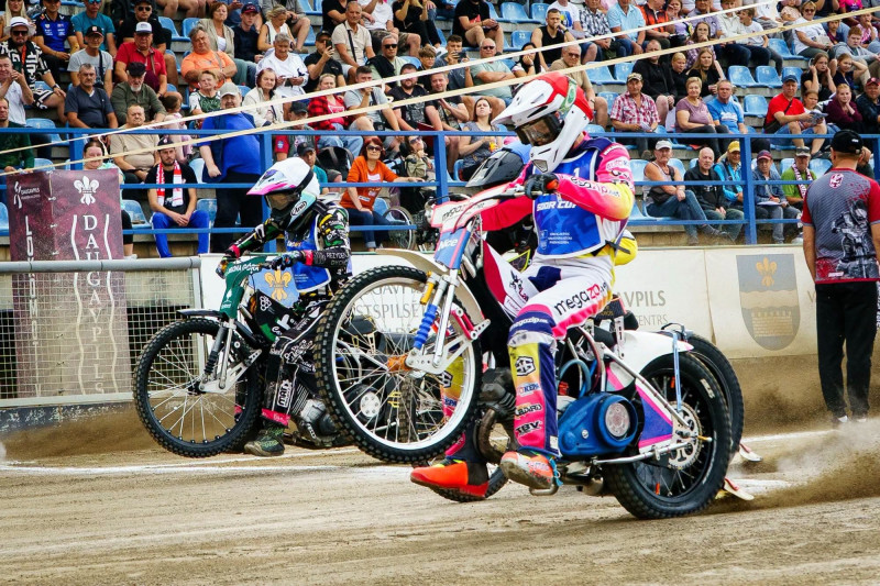 Gregs Laguta uzvar pasaules čempionu un ieņem otro vietu