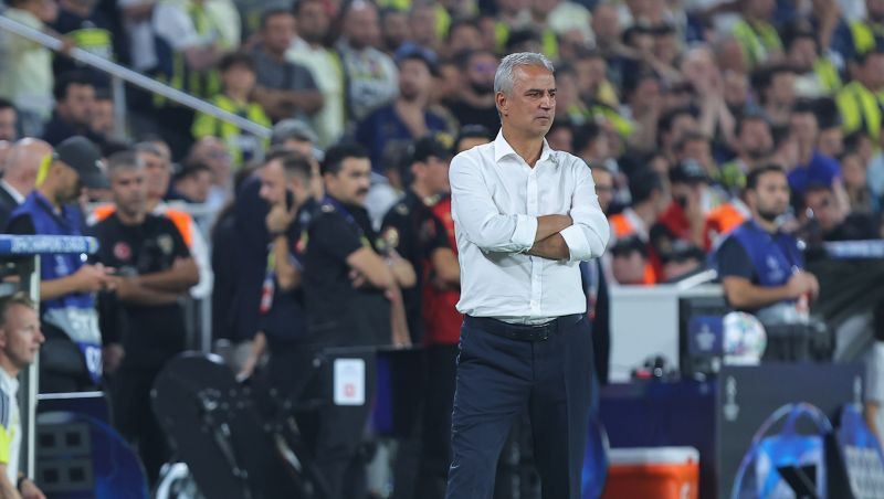 "Fenerbahce" treneris negaidīti atkāpjas no amata uzreiz pēc neizšķirta Čempionu līgā